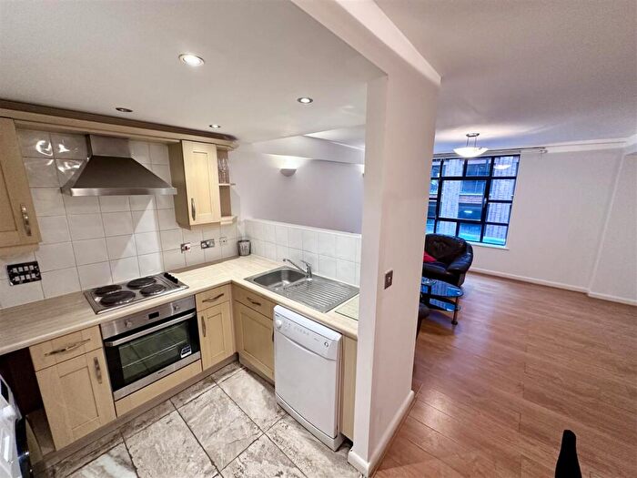 2 Bedroom Apartment To Rent In Maxim, Lionel Street, Birmingham, B3