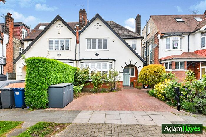 4 Bedroom Semi Detached House For Sale In Hilton Avenue, North Finchley, N12
