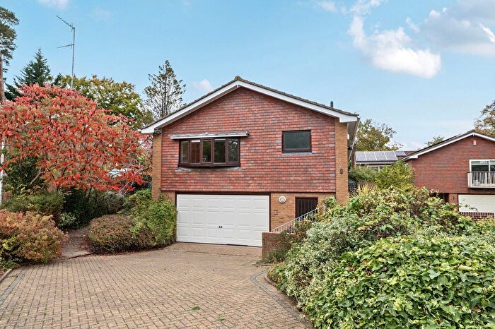 3 Bedroom Detached House For Sale In Maryrose Way, Oakleigh Park, N20