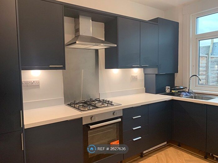 4 Bedroom End Of Terrace House To Rent In Tivoli Road, London, SE27