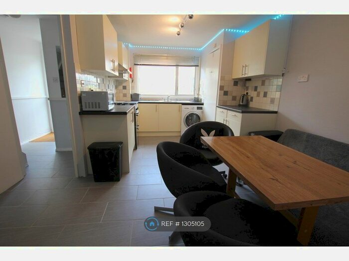 1 Bedroom Property To Rent In Park Barn Drive, Guildford, GU2