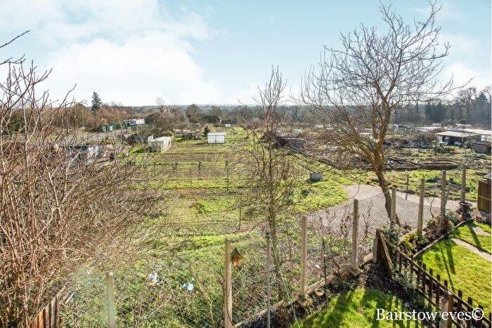 1 Bedroom Flat To Rent In Sunny Way, London, N12