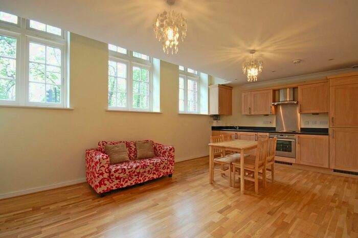 1 Bedroom Flat To Rent In Norwood Road, Herne Hill, SE24