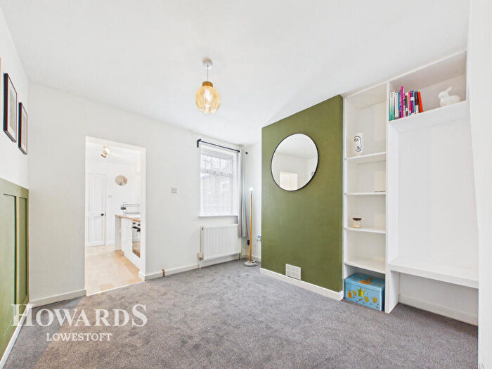 2 Bedroom Terraced House For Sale In Edinburgh Road, Lowestoft, NR32