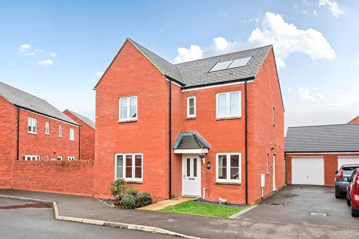 4 Bedroom Detached House For Sale In Bloxham, Banbury, Oxfordshire, OX15