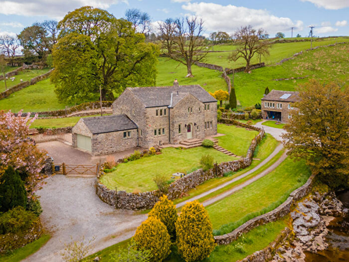 4 Bedroom Character Property For Sale In Hallbeck, Beckermonds, BD23
