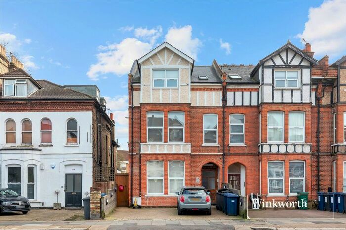 3 Bedroom Flat To Rent In Ballards Lane, Finchley, London, N3