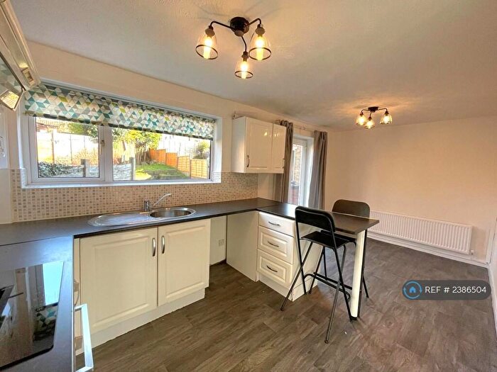 2 Bedroom End Of Terrace House To Rent In Castleton Grove, Ashton-Under-Lyne, OL6