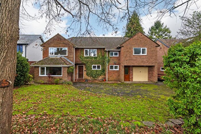 4 Bedroom Detached House For Sale In Olivers Battery Road North, Winchester, SO22