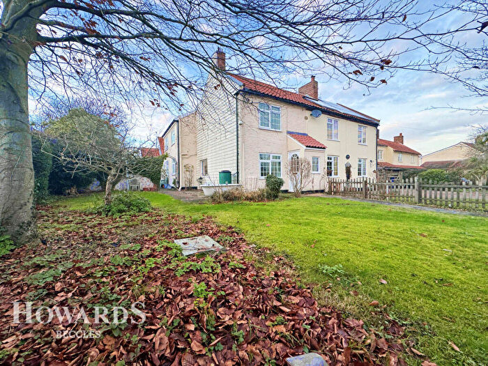 3 Bedroom Semi Detached House For Sale In Barsham, Beccles, NR34