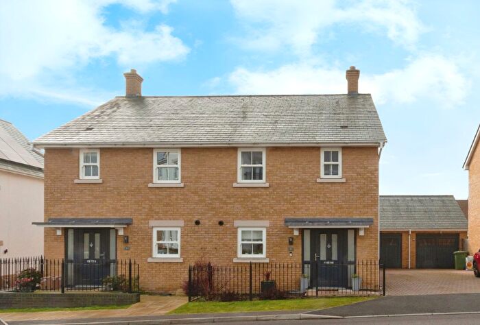 3 Bedroom Semi-Detached House For Sale In Appian Way, Chineham, Basingstoke, Hampshire, RG24