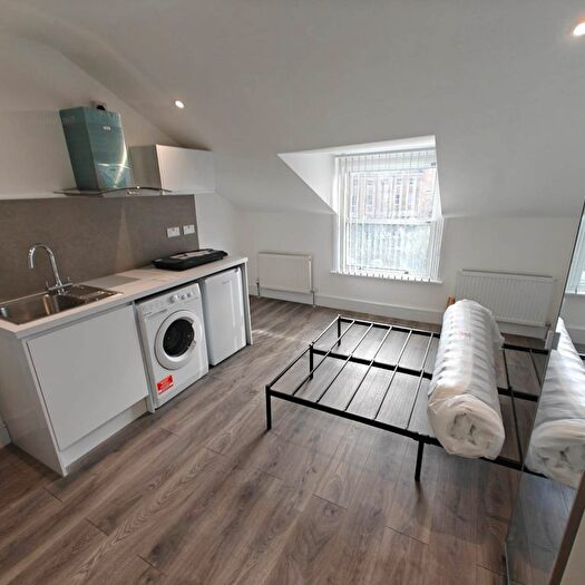 Studio To Rent In The Grove, Ealing, W5