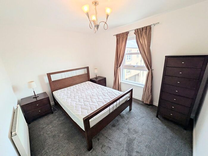 2 Bedroom Flat To Rent In Dee Street, Aberdeen, AB11