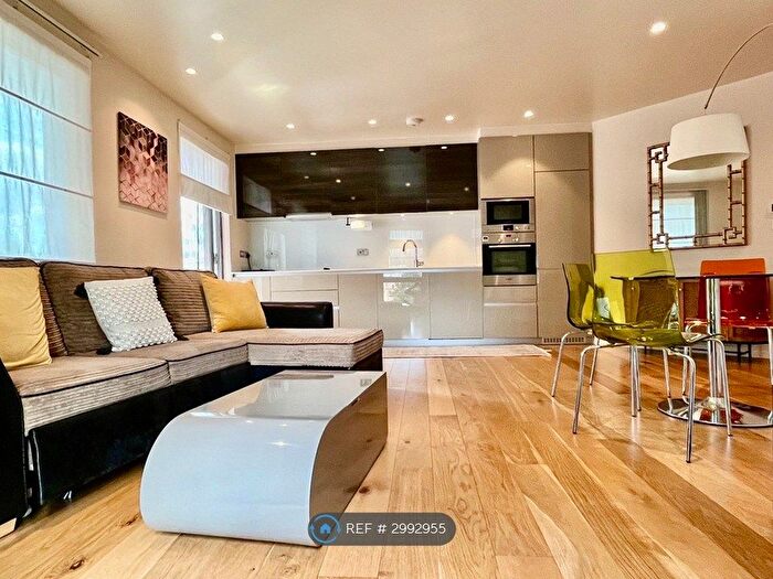 2 Bedroom Flat To Rent In Bywell Place, Newham, London, E16