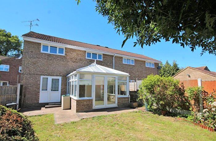 3 Bedroom Semi Detached House For Sale In Rowhedge, Hutton, Brentwood, CM13