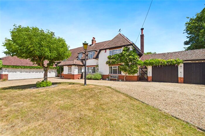 4 Bedroom Detached House For Sale In Rectory Road, Padworth Common, Reading, Berkshire, RG7