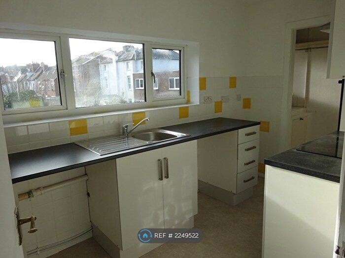 2 Bedroom Flat To Rent In Ashburton Court, Southsea Portsmouth, PO5