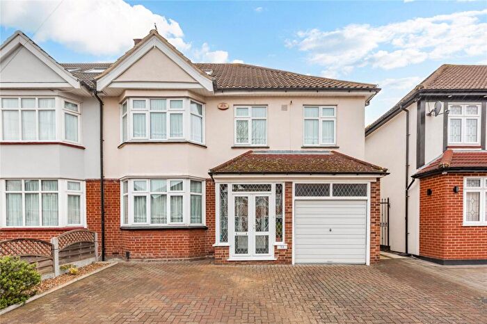 5 Bedroom Semi Detached House For Sale In The Chase, Romford, RM1