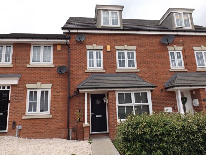 4 Bedroom Town House To Rent In Kenbrook Road, Nottingham, NG15