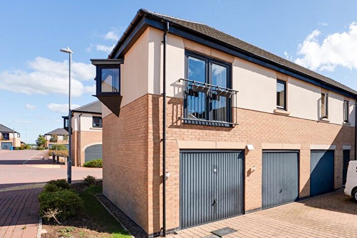 2 Bedroom Coach House For Sale In Furlong Close, Corby, NN17