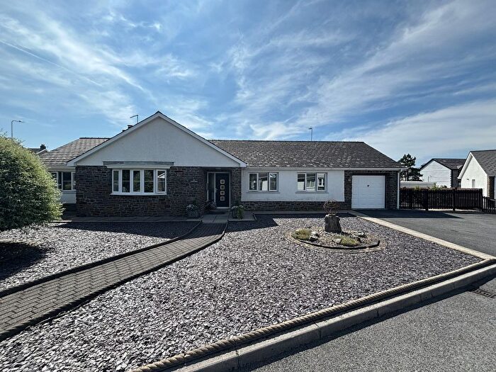 4 Bedroom Detached Bungalow For Sale In Parc Cawdor, Ffairfach, Llandeilo, Carmarthenshire., SA19