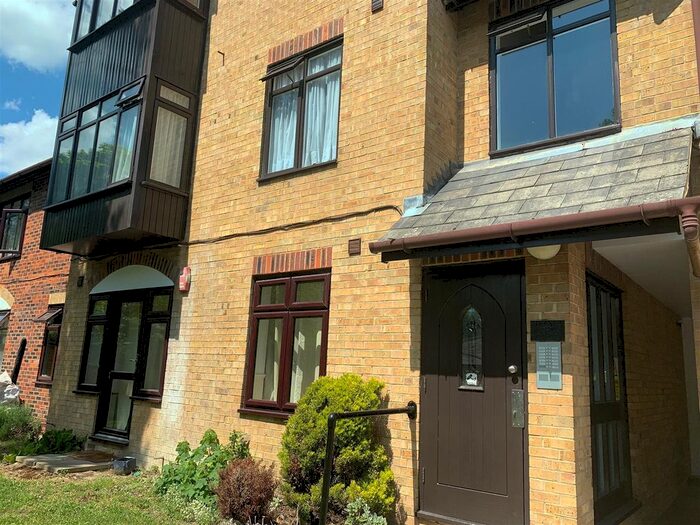 1 Bedroom Flat To Rent In Parkside Lodge, Erith Road, Erith Road, Upper Belvedere, DA17