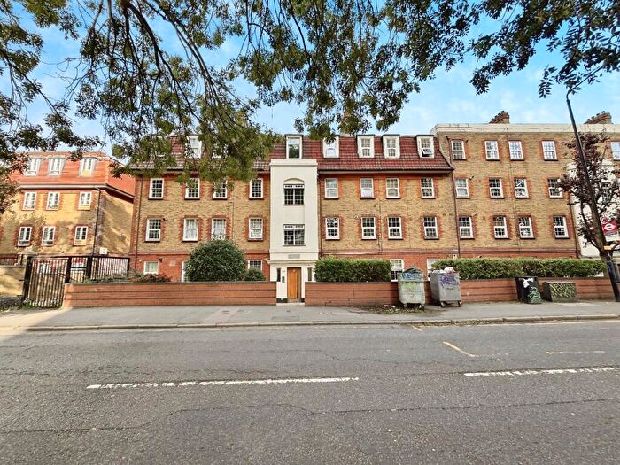 3 Bedroom Apartment To Rent In Manor Road, London, E15