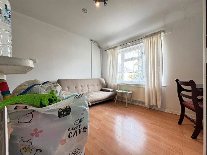 1 Bedroom Flat To Rent In Flamstead Road, Dagenham, RM9