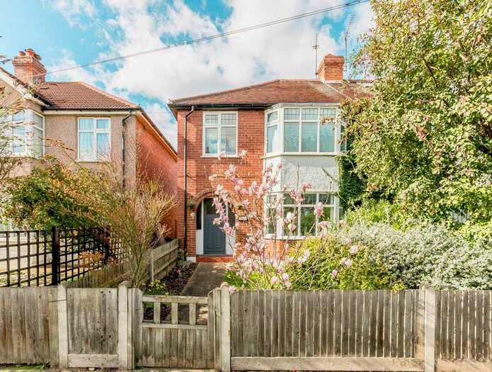 3 Bedroom Property To Rent In Worple Road, Isleworth TW7