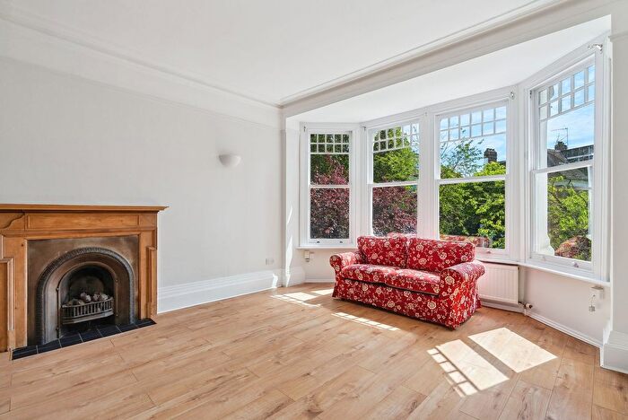 1 Bedroom Flat To Rent In A, Sheengate Gardens, SW14