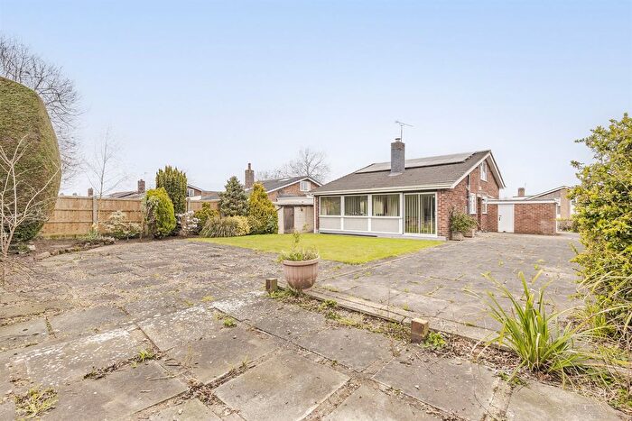 2 Bedroom Detached Bungalow For Sale In Greenlands, Tattenhall, Chester, CH3