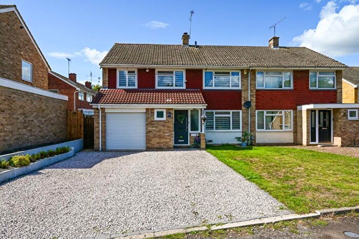 4 Bedroom Semi-Detached House For Sale In Blakes Ride, Yateley, Hampshire, GU46