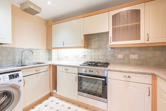 2 Bedroom Flat To Rent In Ribblesdale Avenue, New Southgate, London, N11