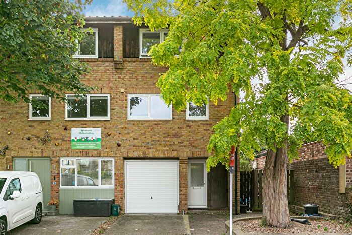3 Bedroom End Terrace House For Sale In Station Yard, Twickenham, TW1