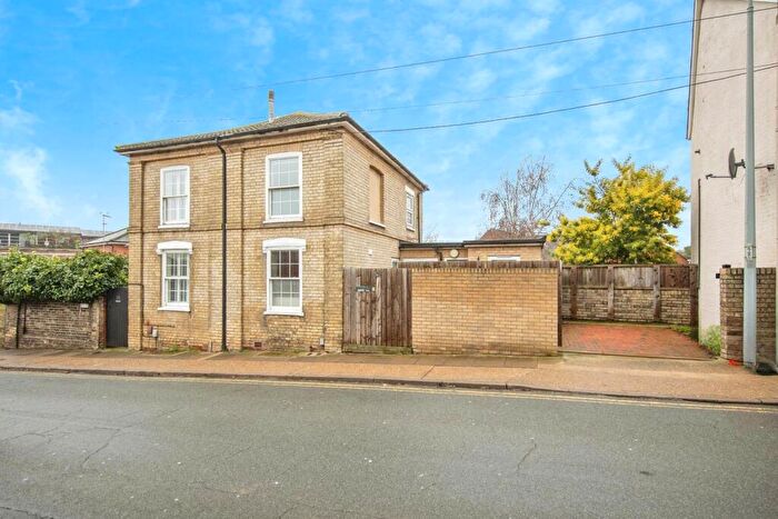 2 Bedroom Semi Detached House For Sale In High Street, Ipswich, Suffolk, IP1