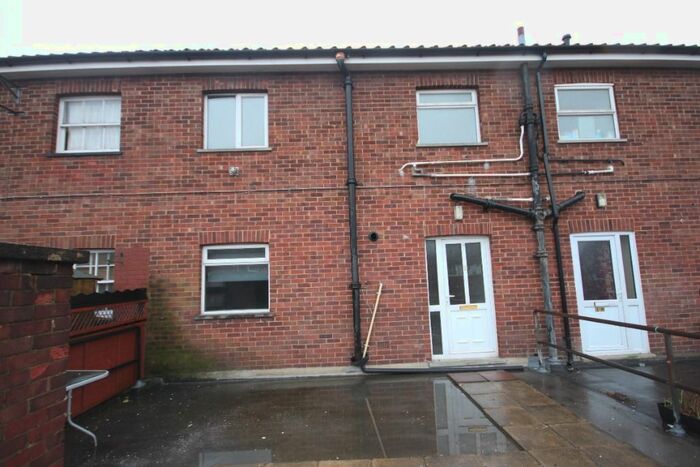 3 Bedroom Flat To Rent In Marsh Road, Luton LU3