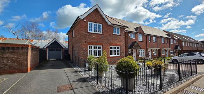 3 Bedroom Detached House For Sale In Killbrock Mead, Devizes, SN10