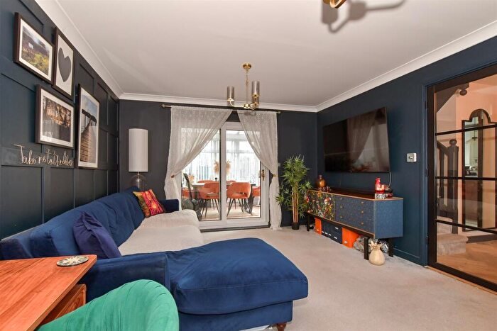 4 Bedroom Detached House For Sale In Booth Close, Snodland, Kent, ME6