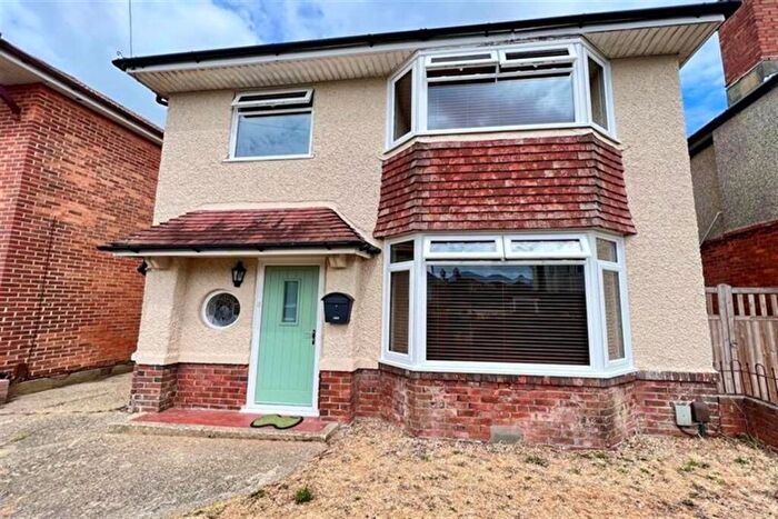 6 Bedroom Detached House To Rent In Bedroom Property In Winton, BH9