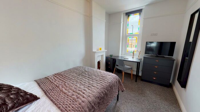 6 Bedroom House To Rent In Fishponds Road, BS16