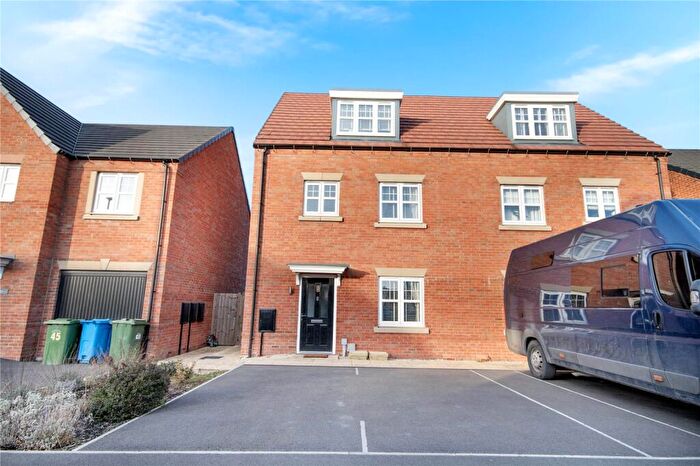 4 Bedroom Semi-Detached House For Sale In Linby Drive, Harworth And Bircotes, DN11