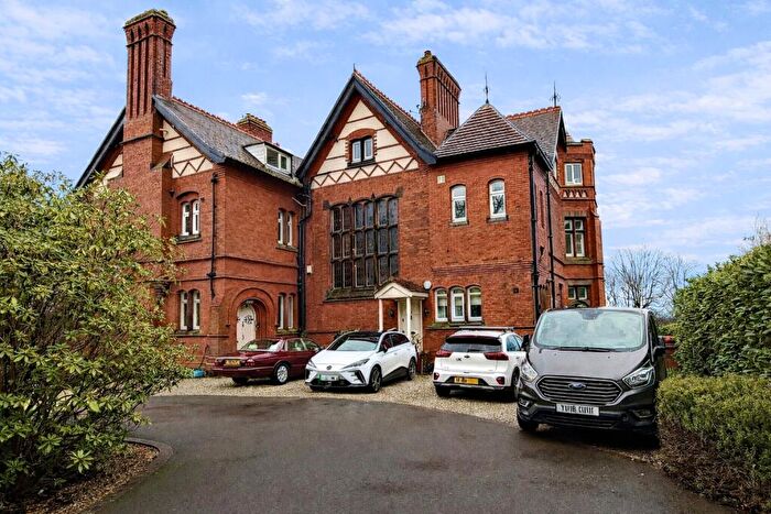 3 Bedroom Maisonette For Sale In Vyner Road South, Prenton, Merseyside, CH43