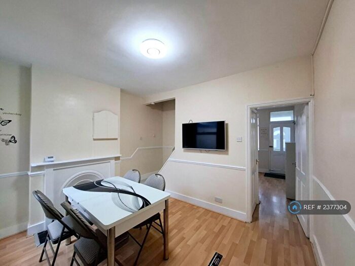 3 Bedroom Terraced House To Rent In London, London, E17