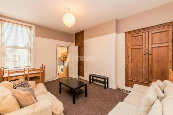 5 Bedroom Maisonette To Rent In Glenthorn Road, Jesmond, Newcastle Upon Tyne, NE2