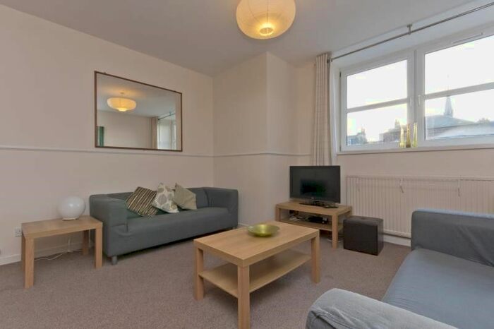 2 Bedroom Flat To Rent In George Street, Aberdeen, AB25