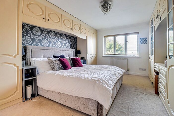 4 Bedroom Detached House For Sale In Tile Kiln Lane, Hemel Hempstead, Hertfordshire, HP3