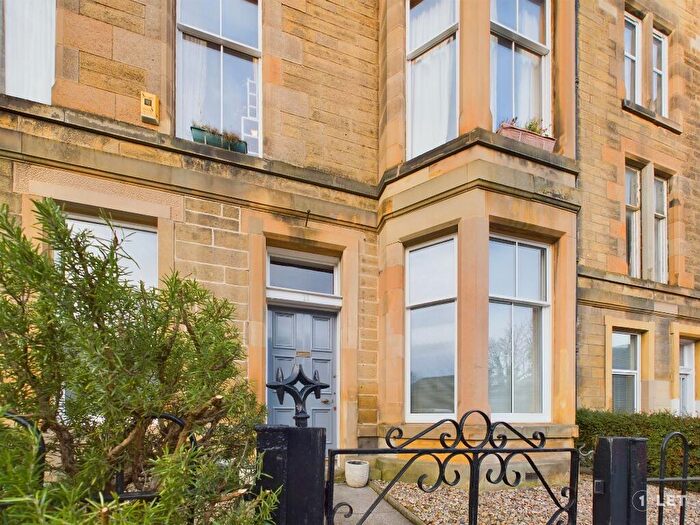 2 Bedroom Flat To Rent In Parkside Terrace, Newington, Edinburgh, EH16