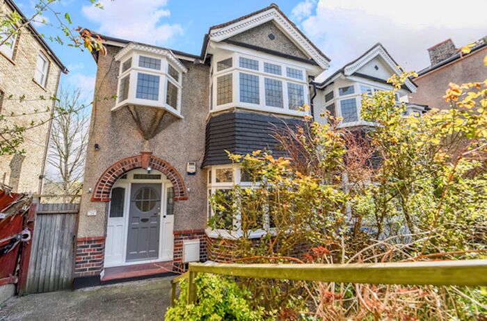 3 Bedroom Semi-Detached House To Rent In Avondale Road, South Croydon, CR2