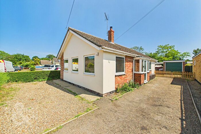 3 Bedroom Detached Bungalow For Sale In Elms Close, Earsham, Bungay, NR35