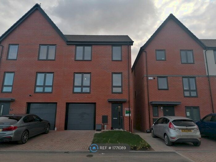 4 Bedroom Semi-Detached House To Rent In Ascot Way, Birmingham, B31